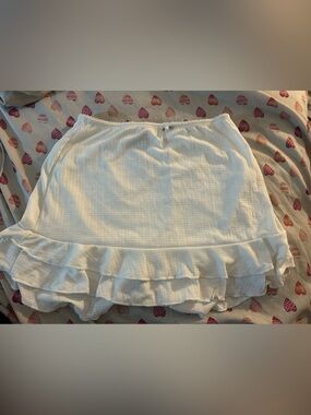 Women’s White Ruffle Hem Skirt